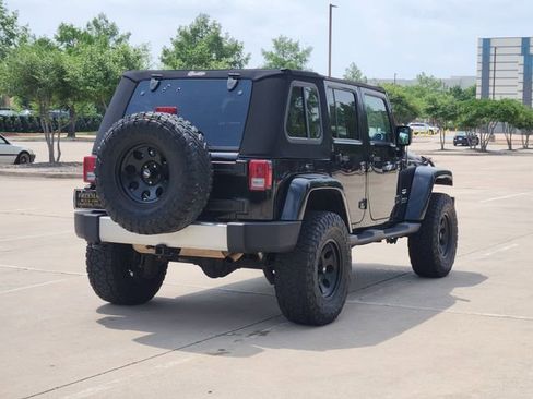 Used 2015 Jeep Wrangler Unlimited Sahara AWD/4WD image 5