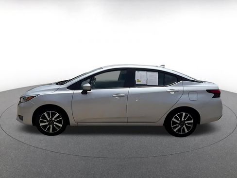 Used 2025 Nissan Versa SV FWD image 8