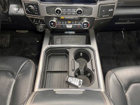 Used 2022 Ford F250 Platinum w/ FX4 Off-Road Package image 12