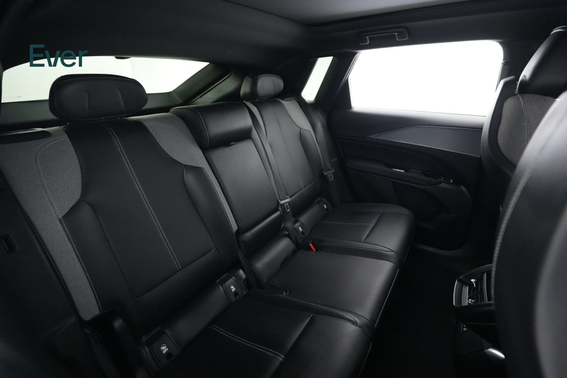 Used 2024 Cadillac Lyriq Tech RWD image 5