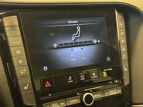 Certified 2025 INFINITI QX50 Luxe image 18