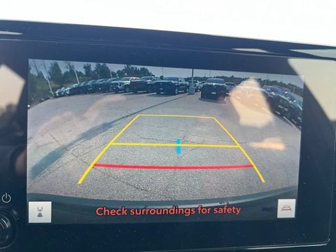 Used 2025 Toyota Corolla Cross AWD Hybrid w/ Convenience Package image 18