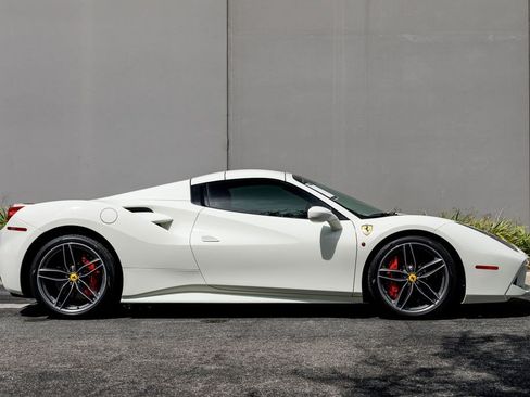 Used 2019 Ferrari 488 Spider RWD image 6