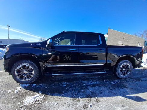 Used 2023 Chevrolet Silverado 1500 High Country image 2