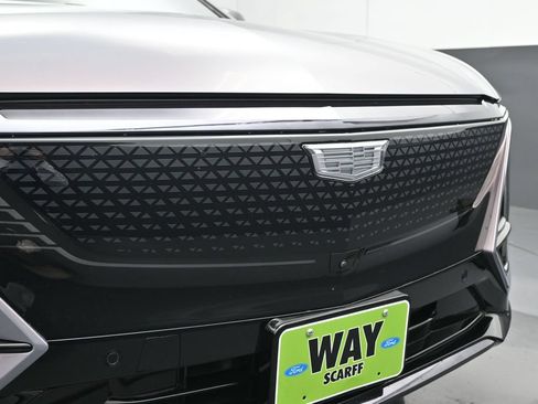 Used 2024 Cadillac Lyriq Sport AWD/4WD image 5