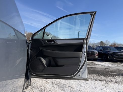 Used 2017 Subaru Outback 2.5i Premium image 33