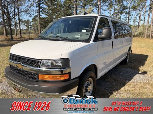 Used 2025 Chevrolet Express 3500 LT w/ LT Preferred Equipment Group image 1