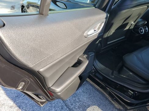 Used 2019 Alfa Romeo Giulia Sport w/ Nero Edizione image 19