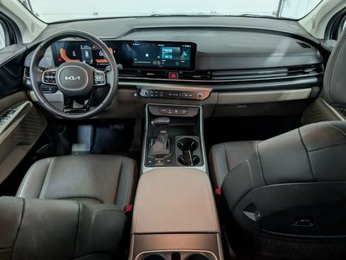 Used 2026 Kia Carnival FWD image 11