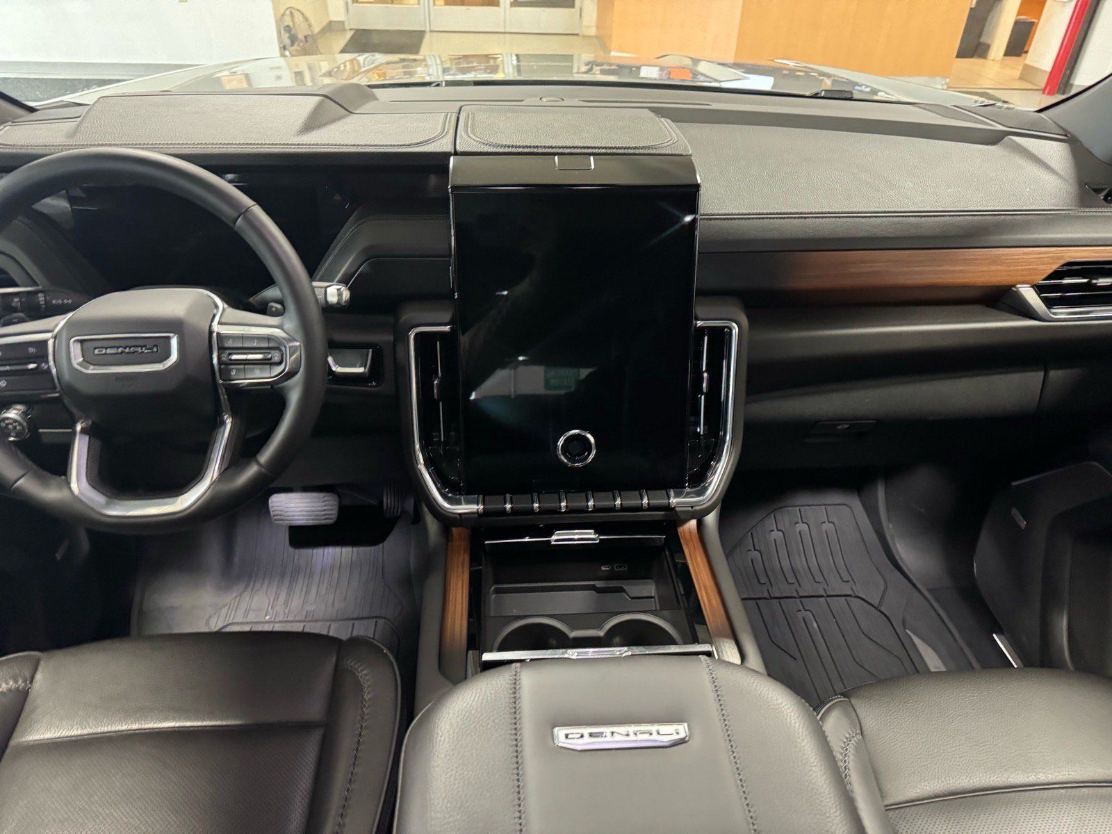 Used 2025 GMC Yukon XL Denali w/ Sun & Power Step Package AWD/4WD image 16