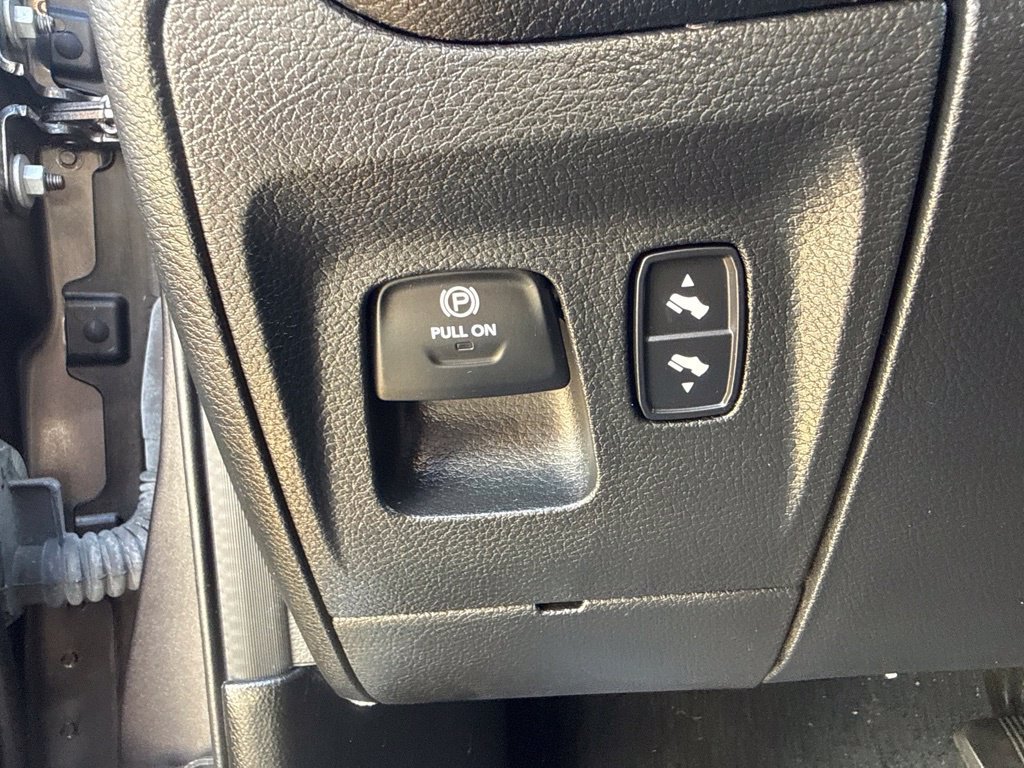 Used 2023 RAM 1500 Laramie AWD/4WD image 28