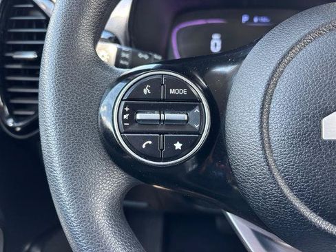 Used 2024 Kia Soul S FWD image 24