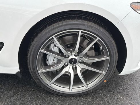 New 2026 Genesis G70 2.5T Prestige image 12