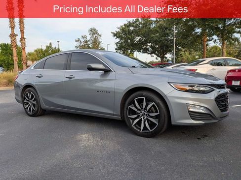 Used 2025 Chevrolet Malibu RS FWD image 2