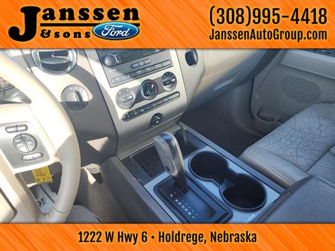 Used 2010 Ford Expedition EL XLT image 25