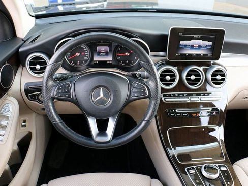 Used 2019 Mercedes-Benz GLC 300 GLC 300 image 24