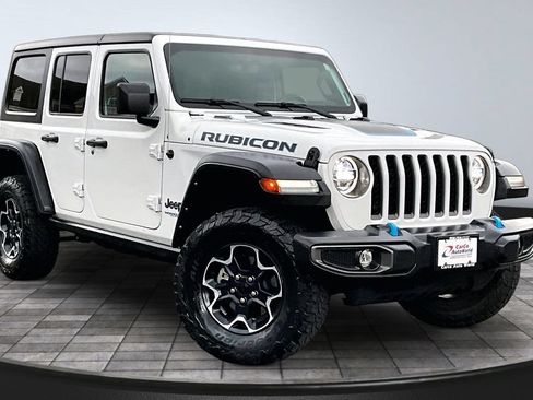 Used 2022 Jeep Wrangler Unlimited Rubicon 4xe w/ Cold Weather Group AWD/4WD image 3