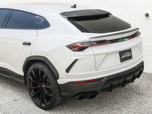 Used 2020 Lamborghini Urus AWD/4WD image 17