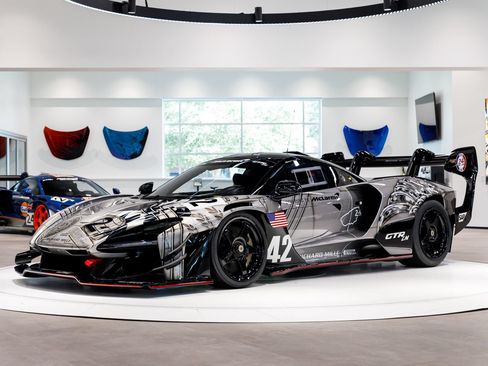 Used 2020 McLaren Senna RWD image 8