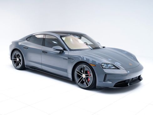 New 2026 Porsche Taycan GTS image 7