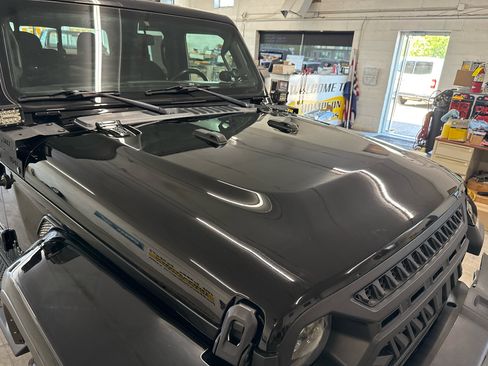 Used 2021 Jeep Gladiator Sport image 56