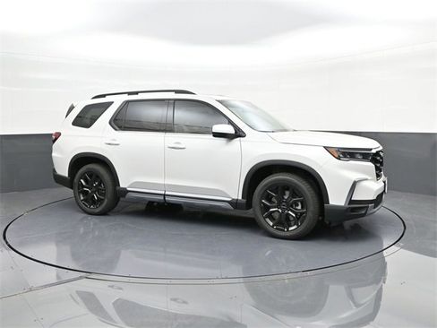New 2025 Honda Pilot Touring image 15