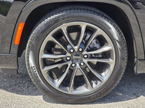 Used 2024 Jeep Grand Wagoneer Series II Obsidian w/ Quick Order Packagew 28T AWD/4WD image 24