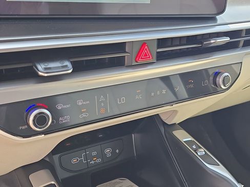 New 2026 Kia Sorento S FWD image 25