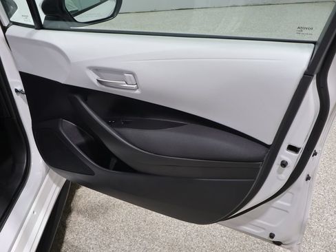 Used 2026 Toyota Corolla SE FWD image 23