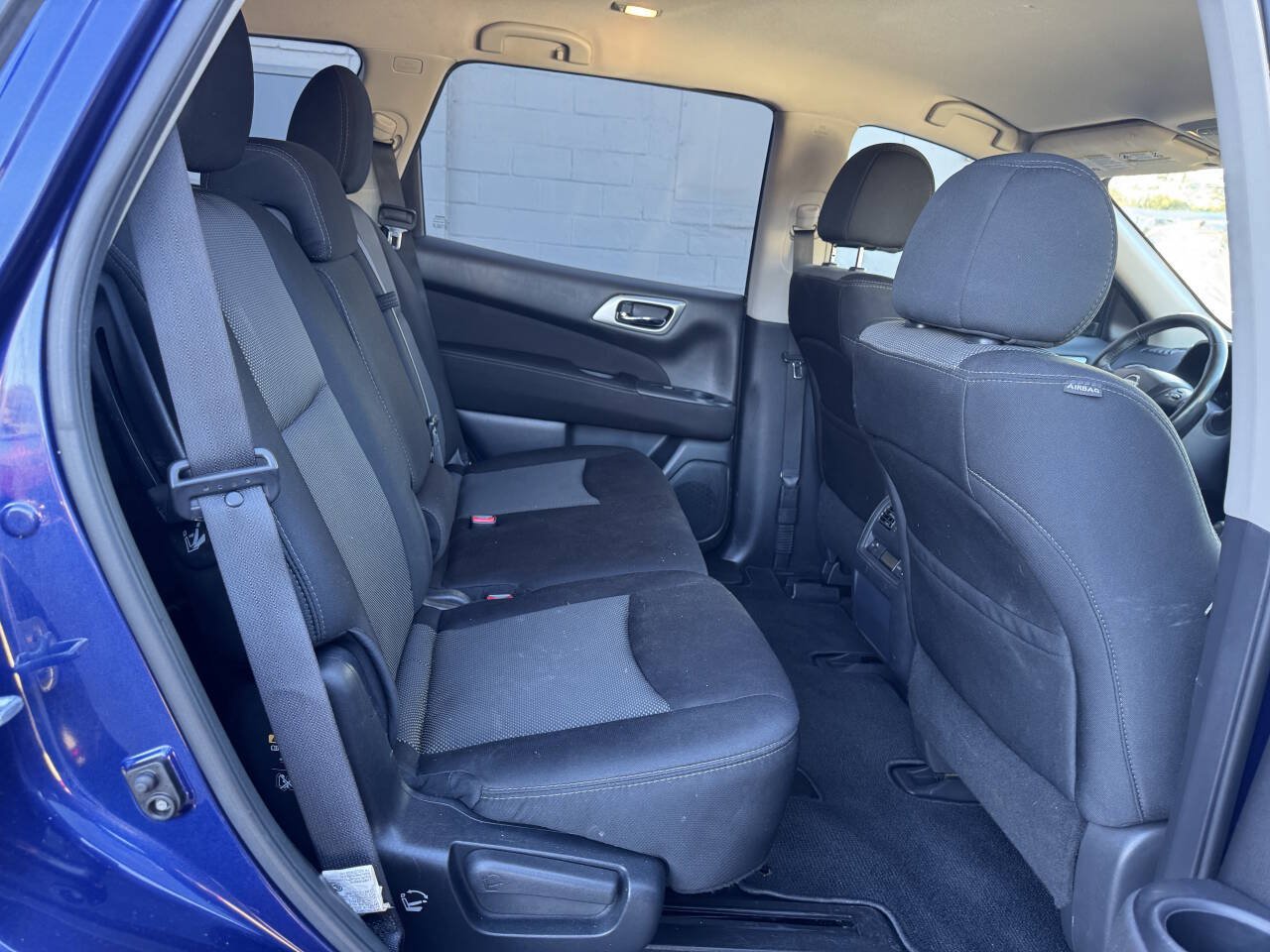 Used 2017 Nissan Pathfinder SV AWD/4WD image 19