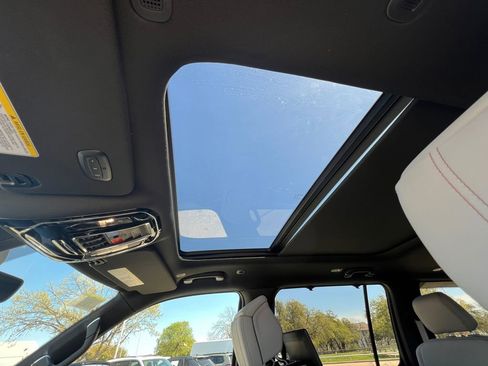 New 2026 Jeep Grand Wagoneer Summit AWD/4WD image 7