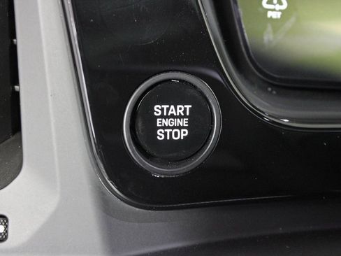 Used 2025 Porsche Cayenne image 21