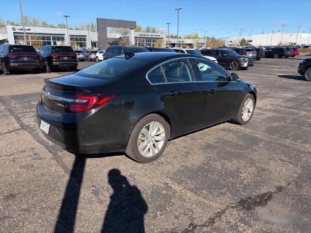 Used 2017 Buick Regal Premium w/ Driver Confidence Package #2 FWD image 21