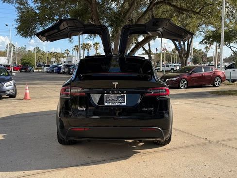 Used 2020 Tesla Model X Long Range image 9