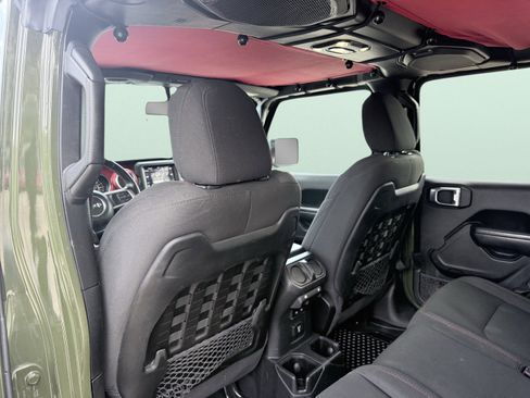 Used 2021 Jeep Gladiator Rubicon w/ Cold Weather Group image 29