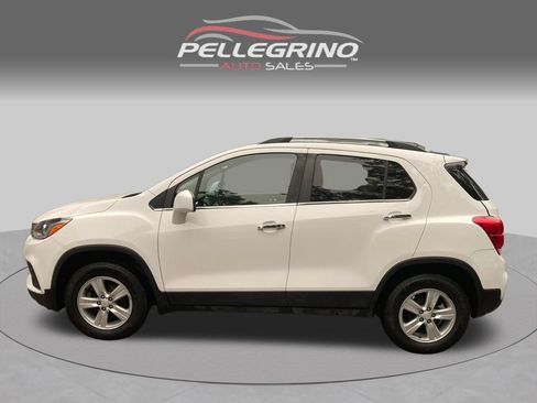Used 2019 Chevrolet Trax LT w/ LT Convenience Package AWD/4WD image 3