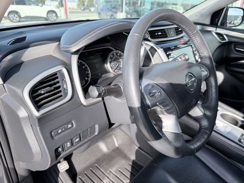 Used 2018 Nissan Murano SL w/ Moonroof Package image 16