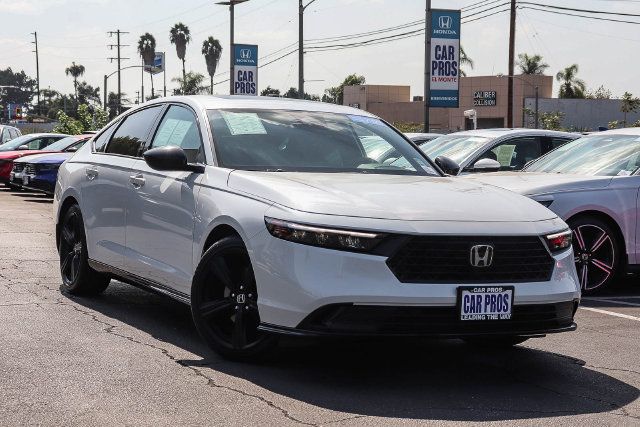 Used 2023 Honda Accord Sport image 2