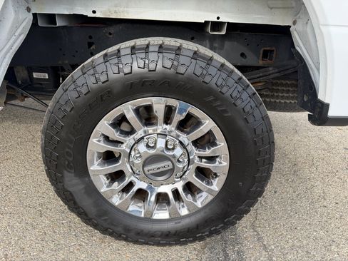 Used 2022 Ford F250 XLT w/ XLT Premium Package image 33