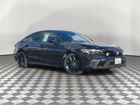 Used 2023 Honda Civic Sport image 2