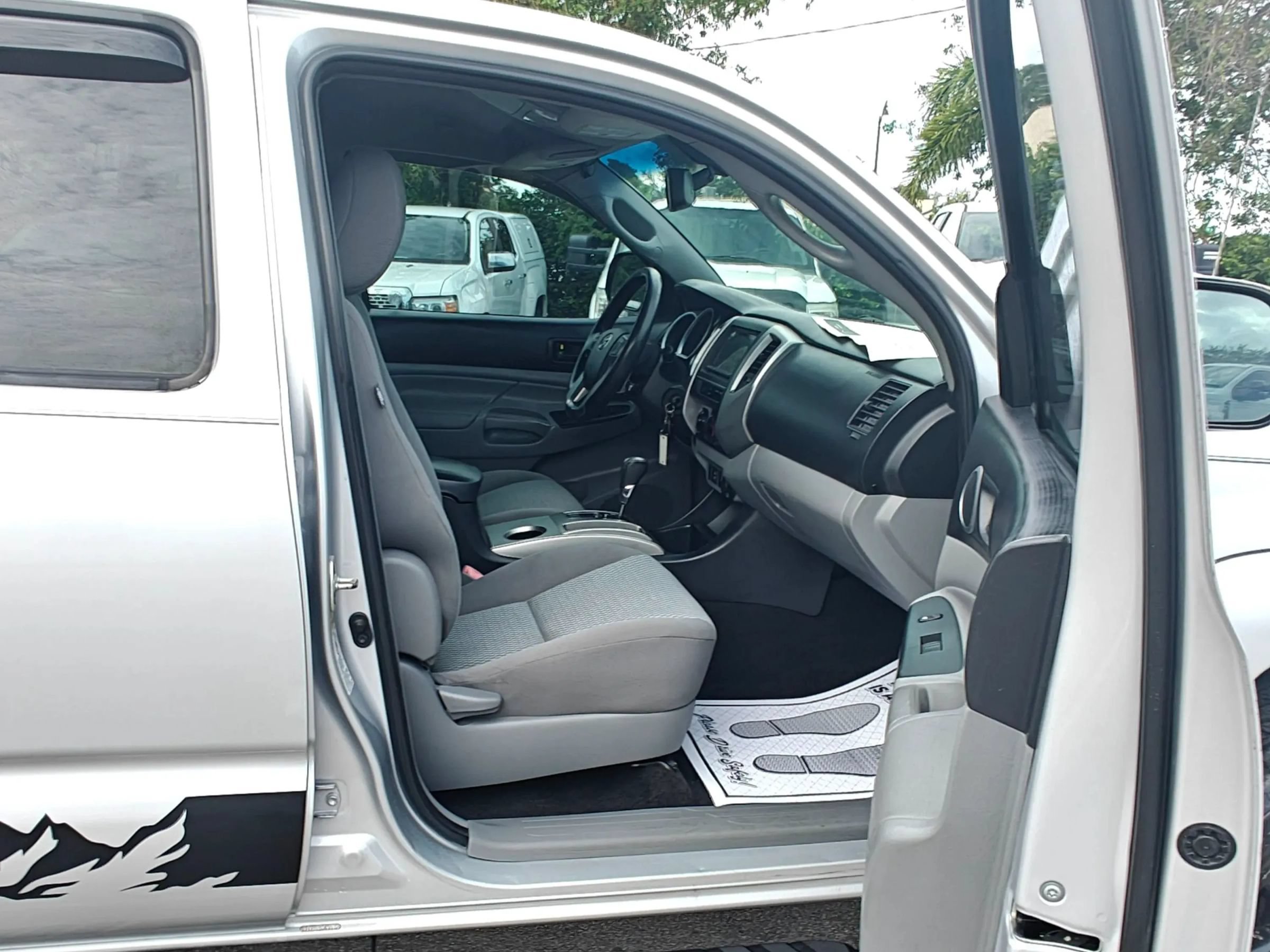 Used 2012 Toyota Tacoma PreRunner w/ SR5 Pkg RWD image 16