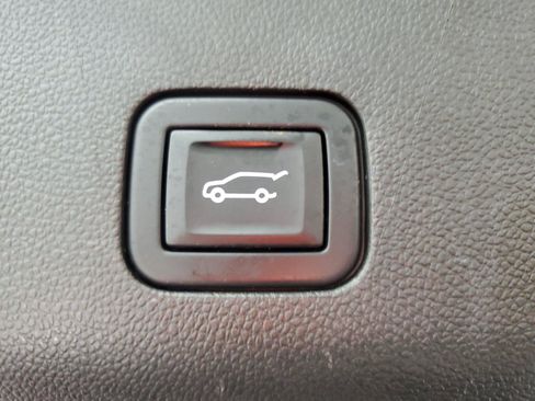 Used 2023 Chevrolet Tahoe LT w/ Luxury Package RWD image 9