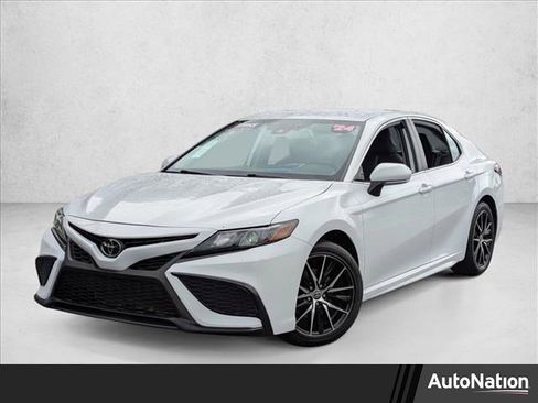 Used 2024 Toyota Camry SE w/ Convenience Package image 1