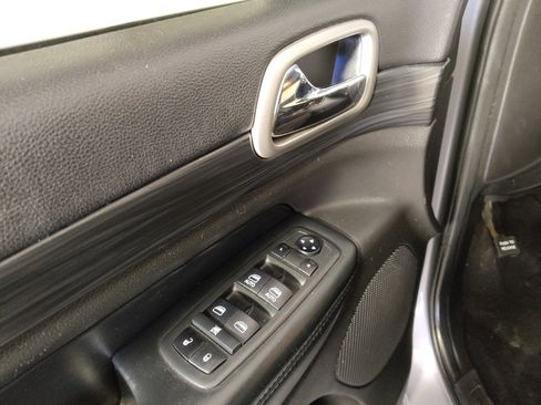 Used 2021 Jeep Grand Cherokee Laredo X AWD/4WD image 27