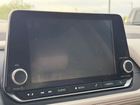 Certified 2023 Nissan Rogue SV FWD image 9