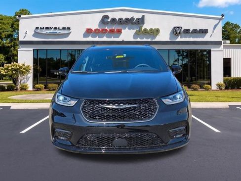 New 2026 Chrysler Pacifica Limited w/ S Appearance Package FWD image 8