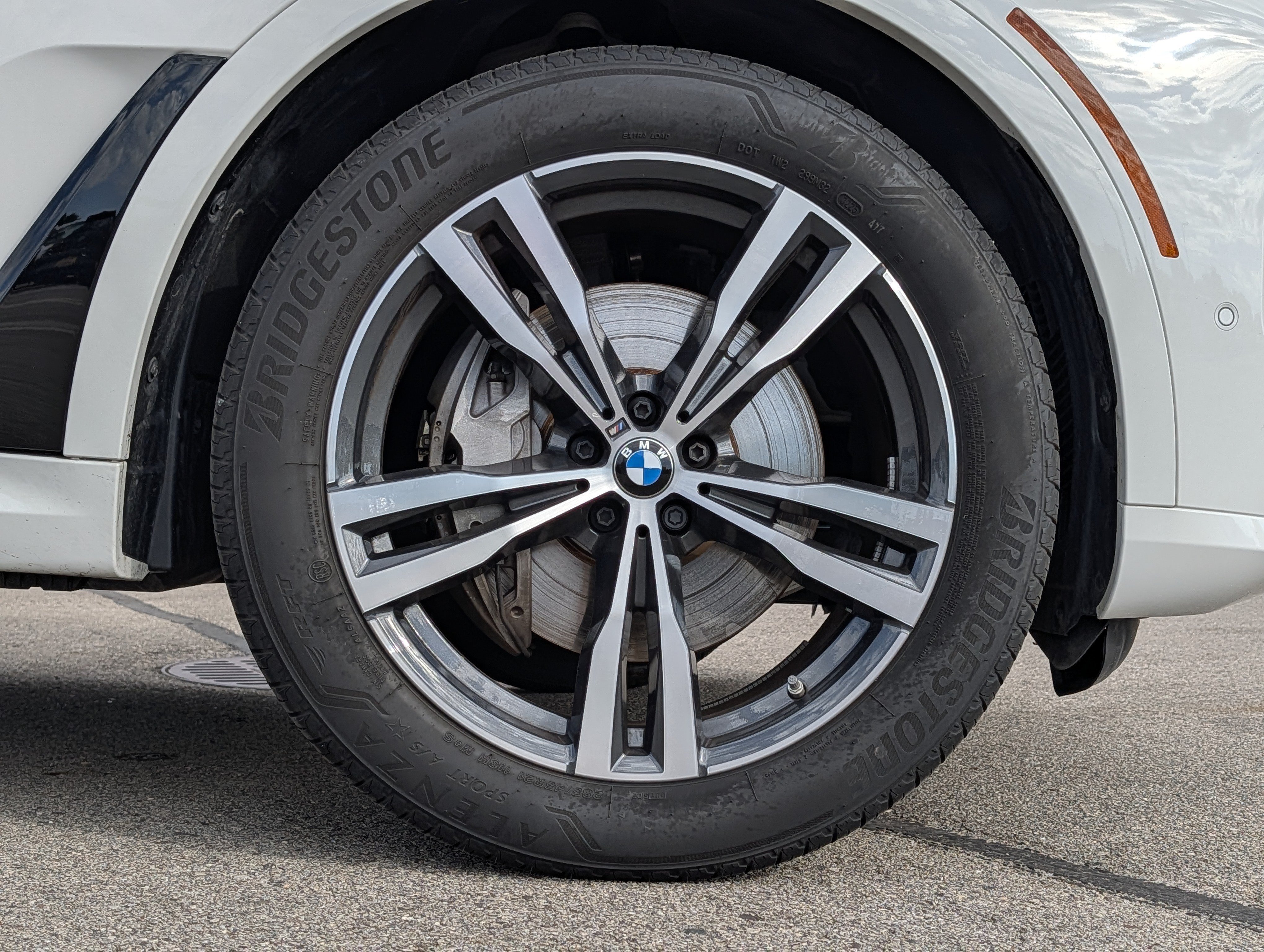 Certified 2026 BMW X7 xDrive40i w/ M Sport Package AWD/4WD image 11