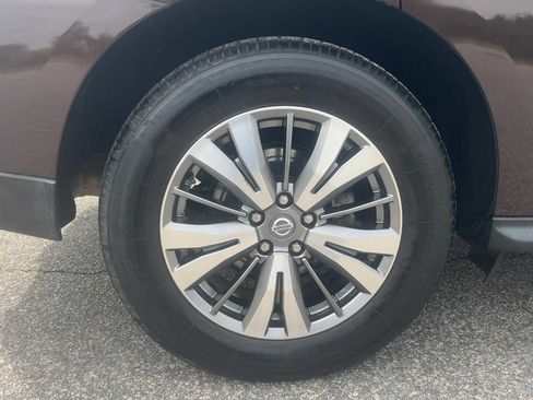 Used 2019 Nissan Pathfinder SL FWD image 39