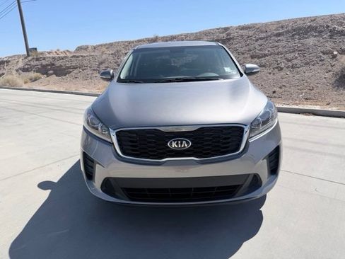 Used 2019 Kia Sorento L FWD image 2