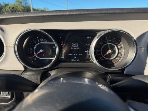 Used 2022 Jeep Gladiator Overland image 35